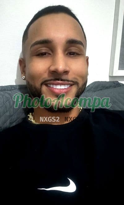 Acompanhante masculino em Rio de Janeiro com beijo na boca (2) — Henrique