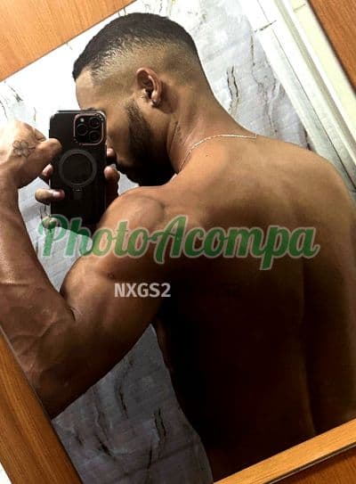 Acompanhante masculino em Rio de Janeiro com beijo na boca (4) — Henrique