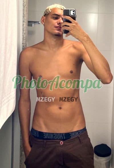 Acompanhante masculino em Rio de Janeiro com beijo grego (6) — Hermes