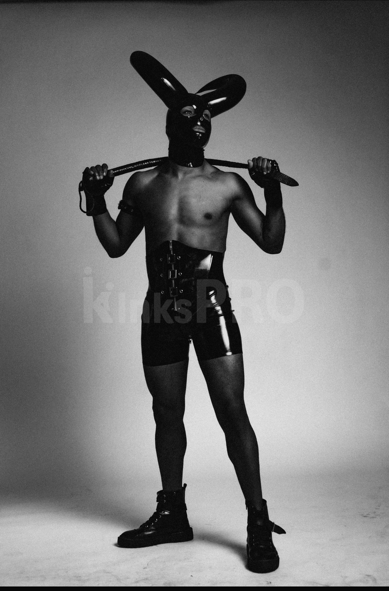 Acompanhante masculino em São Paulo — me tocando na chamada, foto 8 de Iron