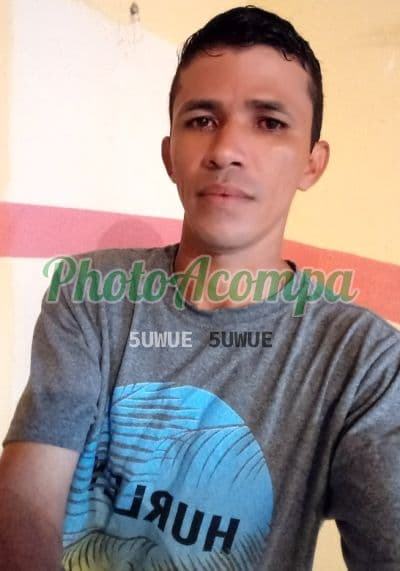 Acompanhante masculino em Nova Iguaçu com beijo grego (2) — Jefferson