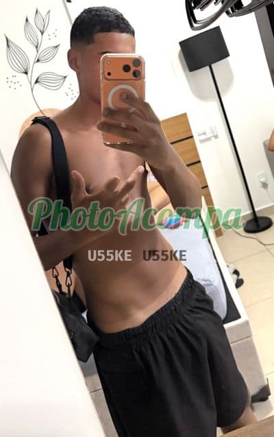 Acompanhante masculino em Rio de Janeiro com beijo grego (6) — João