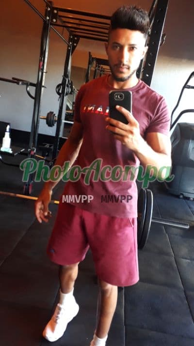 Acompanhante masculino em Brasília com beijo grego (2) — Jonathan
