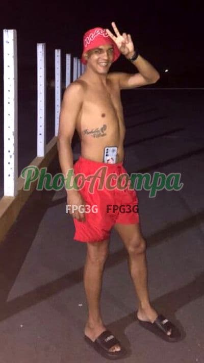 Acompanhante masculino em Niterói com beijo grego (2) — Jotta