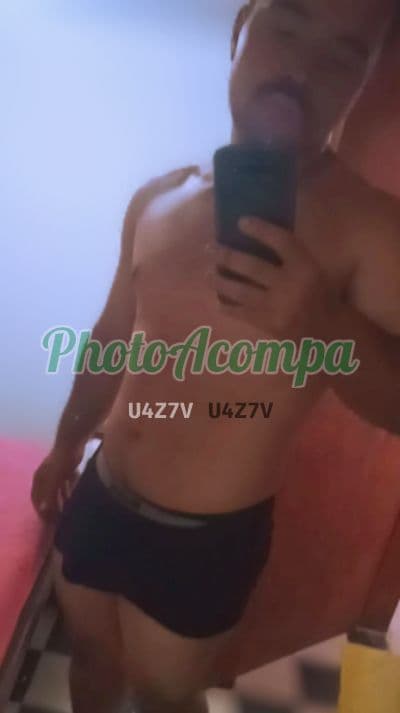 Acompanhante masculino em Curitiba com beijo grego (6) — Junin