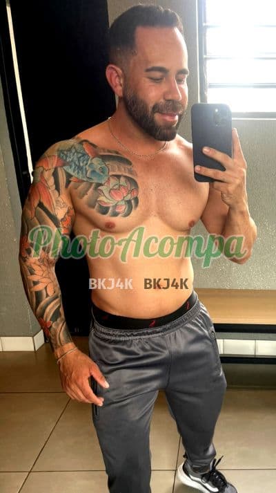 Foto 2: Acompanhante masculino em Ponta Grossa — beijo na boca, Júnior