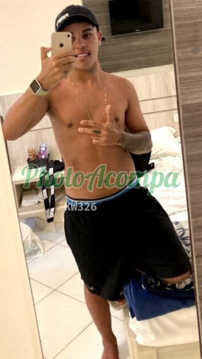 Acompanhante masculino em São Paulo com beijo na boca (2) — Kaue