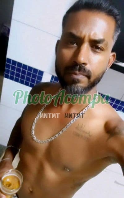 Acompanhante masculino em Rio de Janeiro com beijo grego (4) — Latrell