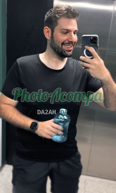 Acompanhante masculino em Maringá com beijo grego (2) — Leonardo
