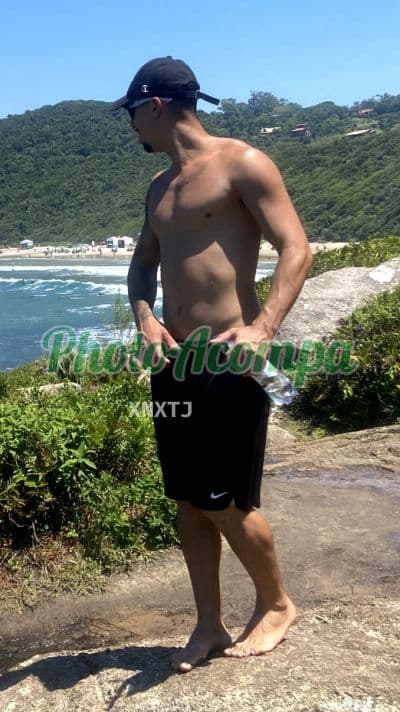 Acompanhante masculino em Novo Hamburgo com beijo na boca (2) — Lorenzo
