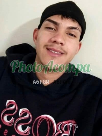Acompanhante masculino em São Paulo com beijo na boca (4) — Luan