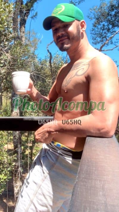 Acompanhante masculino em Balneário Camboriú com beijo grego (4) — Lucas