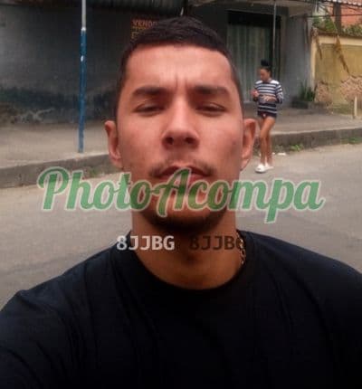 Acompanhante masculino em Cabo Frio com beijo grego (4) — Lucas