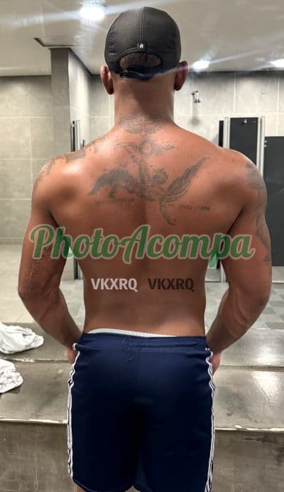 Acompanhante masculino em Duque de Caxias com beijo grego (4) — Marcos