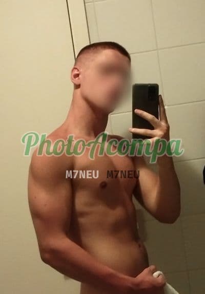 Acompanhante masculino em São Paulo com beijo grego (2) — Mário