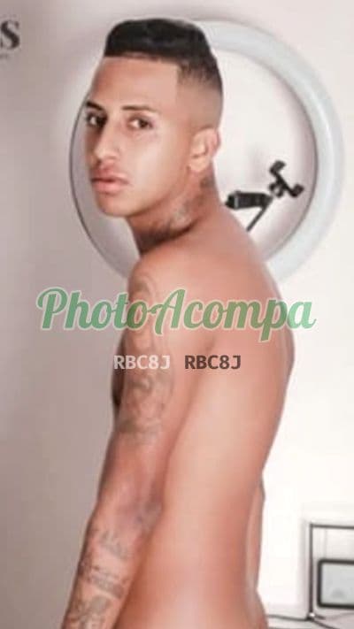 Acompanhante masculino em São Paulo com beijo na boca (2) — Matheus