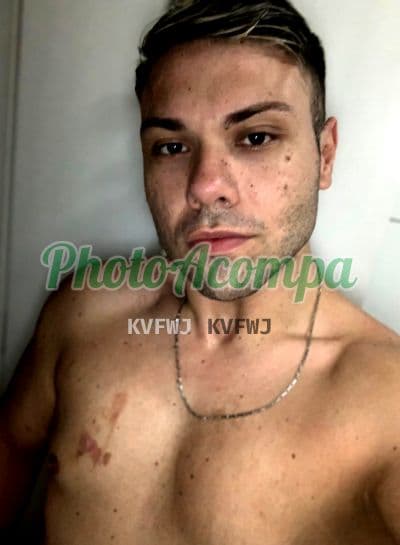 Acompanhante masculino em São Paulo com beijo na boca (2) — Murilo