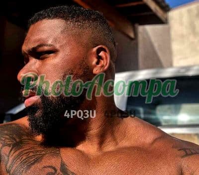 Acompanhante masculino em São Paulo com beijo na boca (4) — Negão