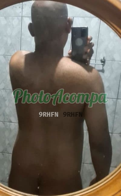Acompanhante masculino em Rio de Janeiro com beijo na boca (4) — Nego