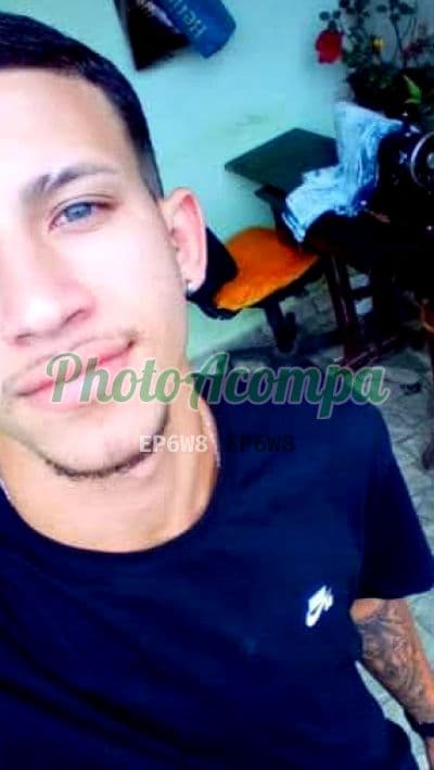 Acompanhante masculino em Rio das Ostras com beijo grego (4) — Olyver