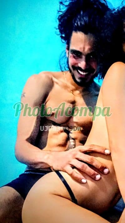 Acompanhante masculino em São Paulo com beijo na boca (2) — Pac