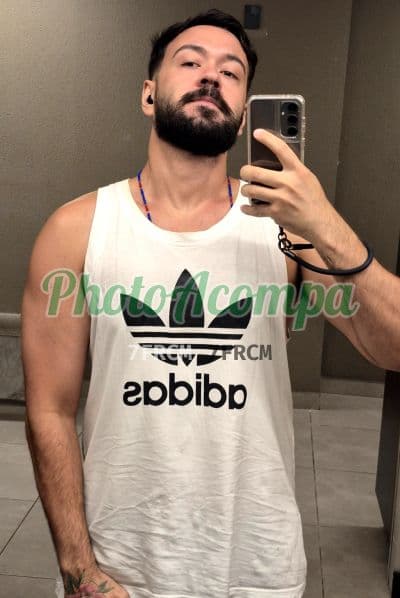 Acompanhante masculino em Florianópolis com beijo grego (2) — Patrick
