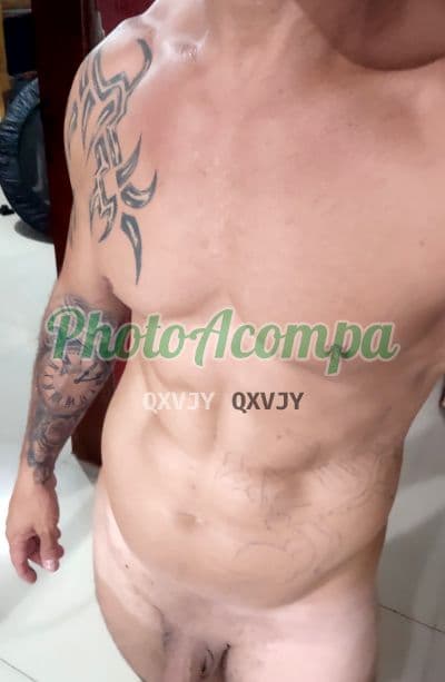 Acompanhante masculino em Campinas com beijo grego (2) — Patrick