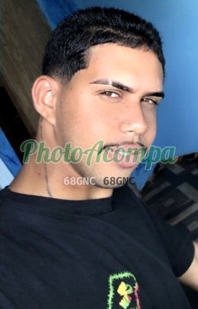 Acompanhante masculino em Vila Velha — beijo na boca, foto 2 de Pedro