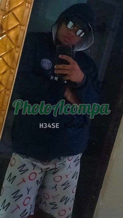 Acompanhante masculino em São Paulo com beijo na boca (2) — Ph