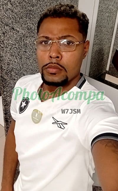 Acompanhante masculino em Rio de Janeiro com beijo na boca (2) — Phyeri