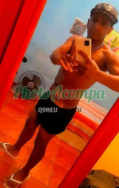 Acompanhante masculino em Nova Iguaçu com beijo na boca (6) — Piiérre