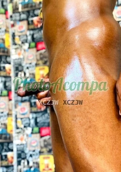 Foto 4: Acompanhante masculino em Porto Alegre — beijo grego, Preto