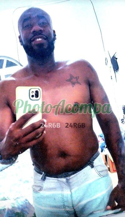 Foto 4: Acompanhante masculino em Salvador — beijo grego, Preto