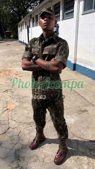 Acompanhante masculino em Rio de Janeiro com beijo na boca (4) — Rafael