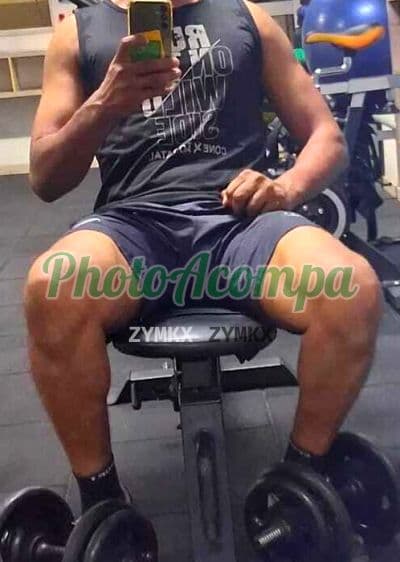 Acompanhante masculino em São José dos Campos com beijo grego (2) — Rapha