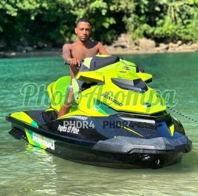 Acompanhante masculino em Rio de Janeiro com beijo na boca (2) — Renan