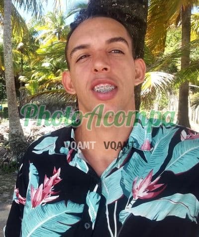 Acompanhante masculino em João Pessoa com beijo grego (2) — Rodrigo