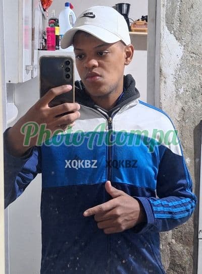 Acompanhante masculino em Carapicuíba com beijo grego (2) — Ryan