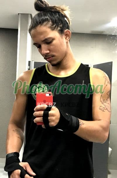 Acompanhante masculino em São Gonçalo com beijo na boca (2) — Rychard