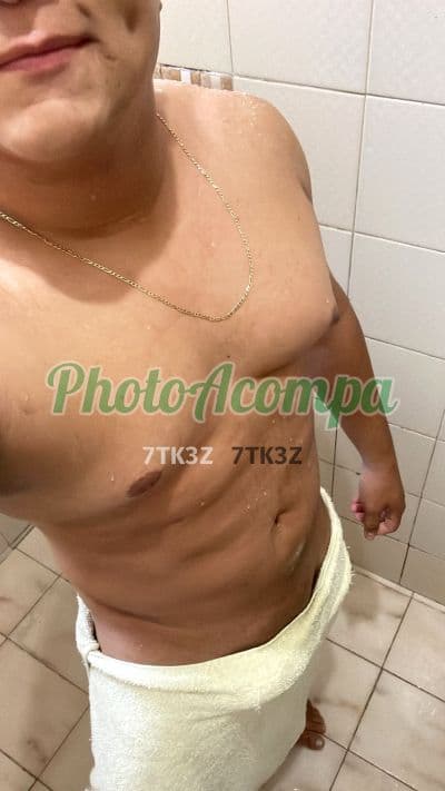 Acompanhante masculino em Palmas com beijo na boca (2) — Santos