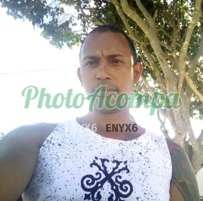 Acompanhante masculino em São Paulo com beijo na boca (4) — Sousa