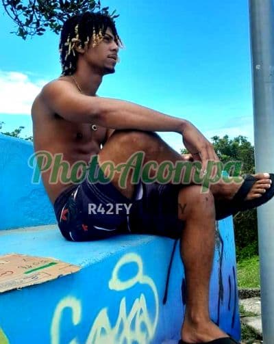 Acompanhante masculino em Duque de Caxias com beijo na boca (4) — Surfista