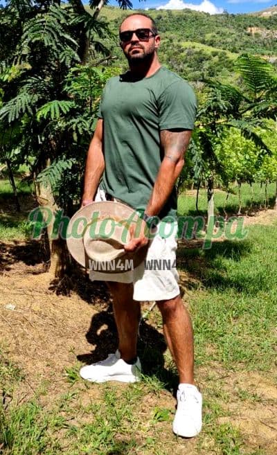 Acompanhante masculino em Rio de Janeiro com beijo grego (2) — Thiago