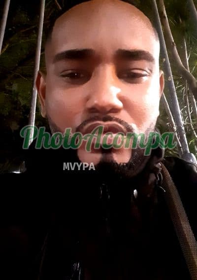 Acompanhante masculino em Rio de Janeiro com beijo grego (2) — Thiago