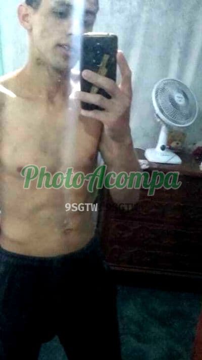 Acompanhante masculino em Suzano com beijo grego (2) — Thiago