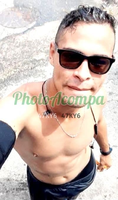 Acompanhante masculino em São Paulo com beijo na boca (2) — Tiago