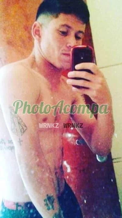 Acompanhante masculino em Itapetininga com beijo na boca (2) — Tiago