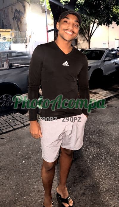 Acompanhante masculino em Rio de Janeiro com beijo grego (2) — Tobias