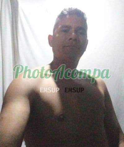 Acompanhante masculino em Guarulhos com beijo na boca (2) — Tom