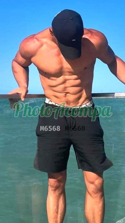 Acompanhante masculino em Fortaleza com beijo na boca (2) — Uriel